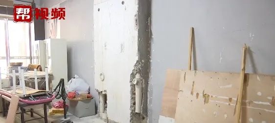 DƬ